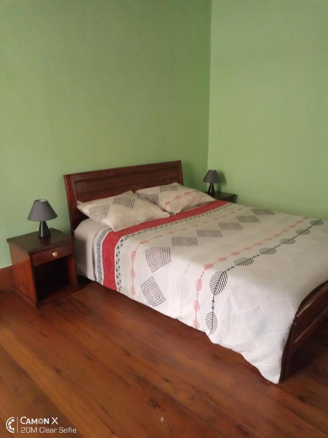 Le Manoir Bed and Breakfast Antananarivo Exteriör bild